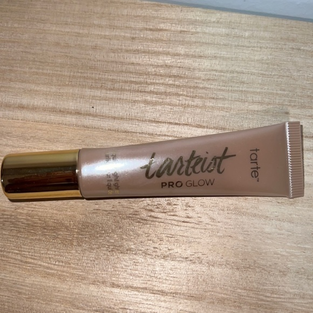 Trate‎ pro glow in stunner liquid highlighter